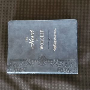 The Heart of Worship, My Daily Devotional, softback, leather bound, book
